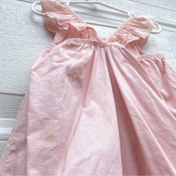 BabyGap 18-24 romper light pink with ruffles and eyelets - Picture 7 of 7